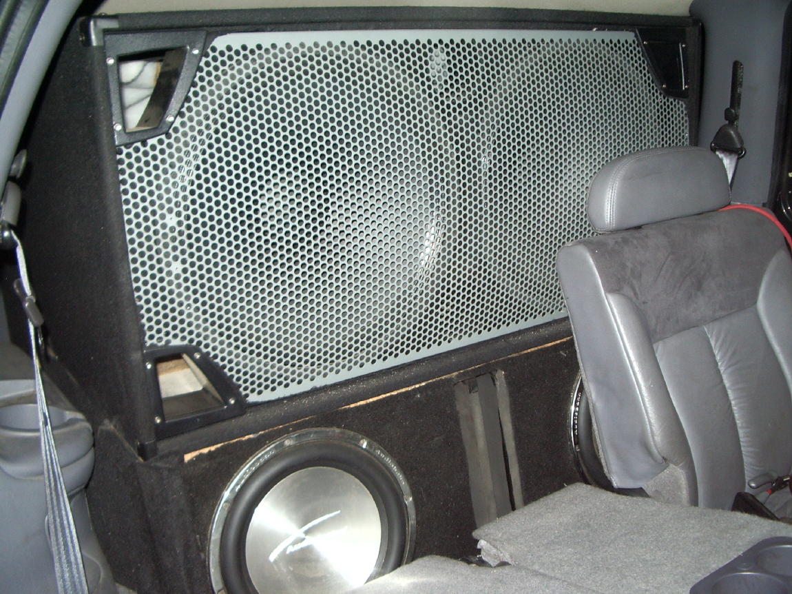 Peavey sp218  18&amp;quot; Bass stack bolted to lower box and bolted to rear box.