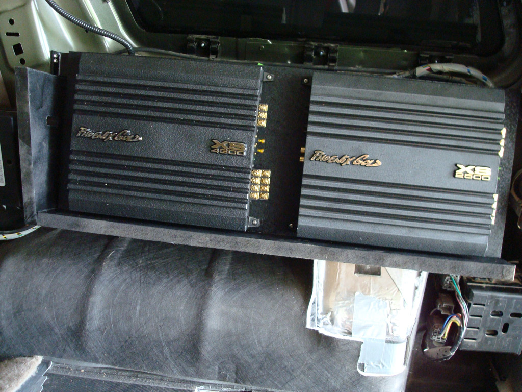 Passenger Side Amps.jpg