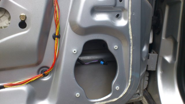 Speaker location in drivers door