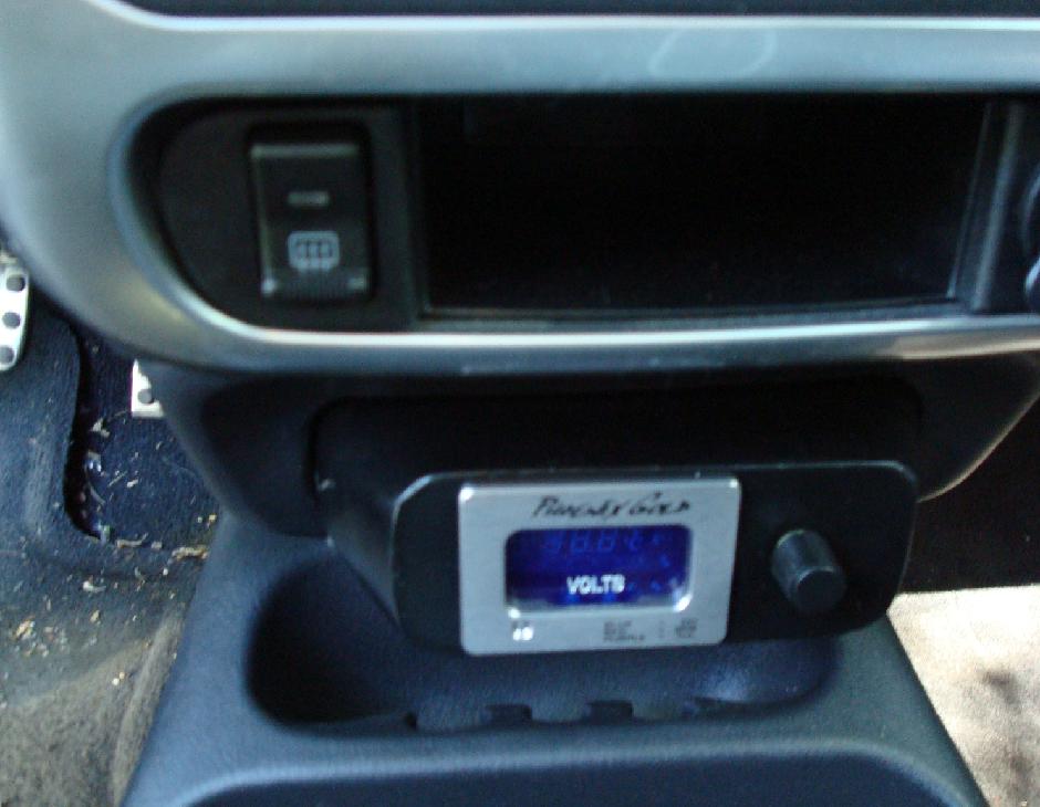 Here is the SDT voltage display and LPL dash mount I glassed.
