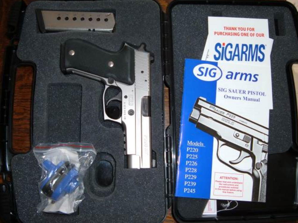 Mint in the box stock P220ST older frame