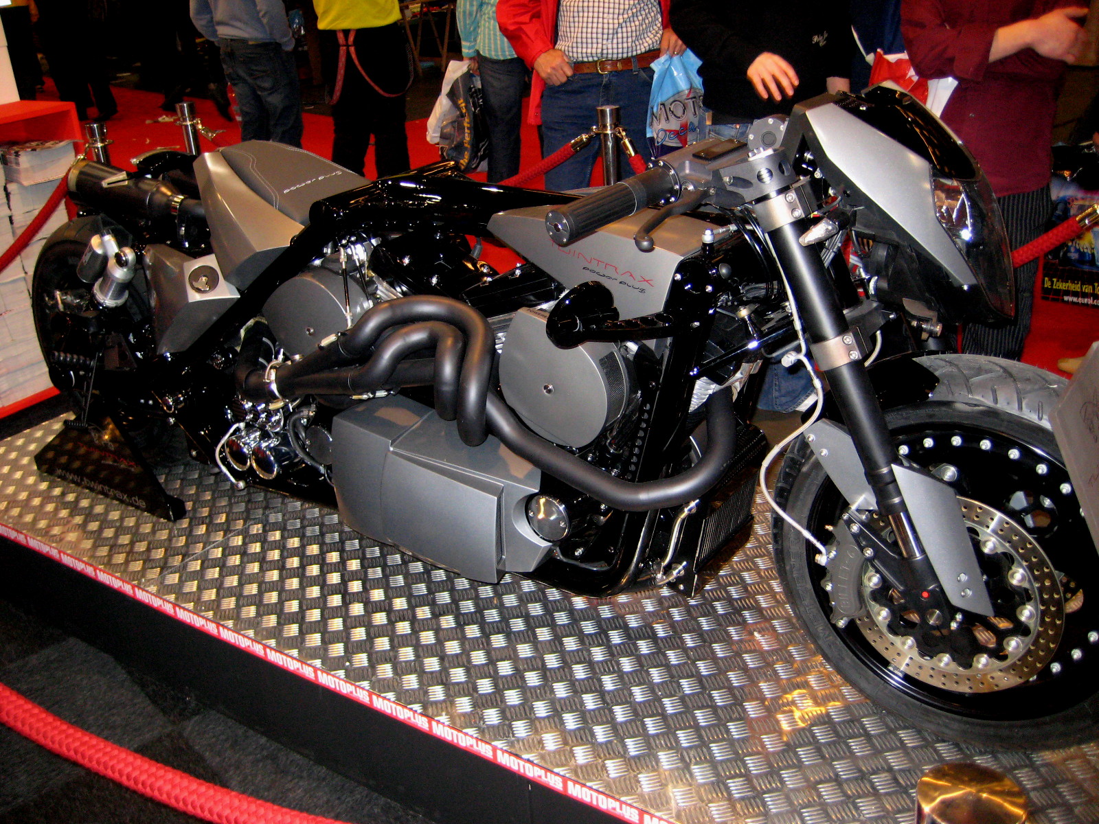 twin harley dragracer.jpg