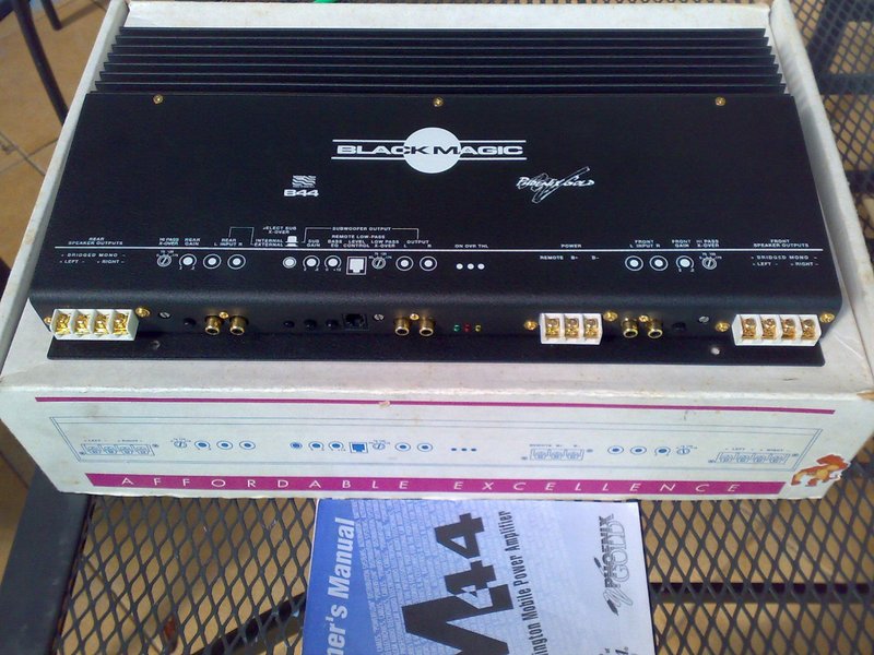 box and amp have matching serials numbers so original box..