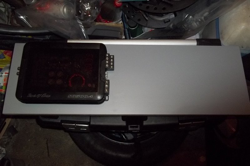 Im going to cut this and fit it on the left side off the back plate.