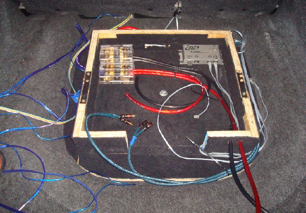 Amp Rack + Wiring.JPG