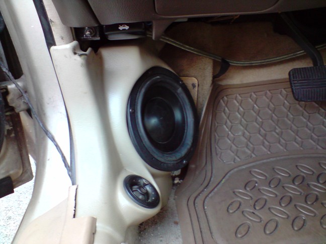 Retro 2000-2003 maxima kickpanels.