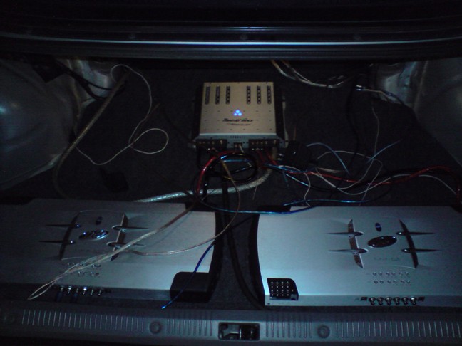 This is the temporary setup to test the two Xenon's and see what type of setup I like best... currently running 400x2 for front TI6s passive and 400x2 for rear TI6s passive.  Have not yet put the TI9s in the doors, so I'll change it when I put them in.