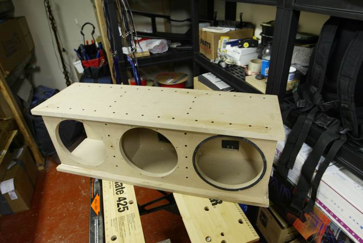 Just the end pieces to go now. Some glue squeezed through, but not enough to my liking.