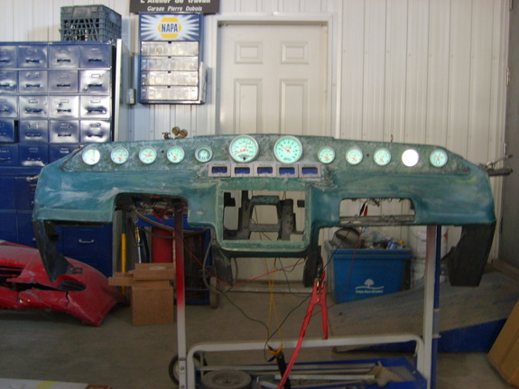 10 Autometer Lunar guages, 1 Alpine 10.2&amp;quot;, 5 PG RDDP digital display and a motorise PS2 will be install in the custom dash.