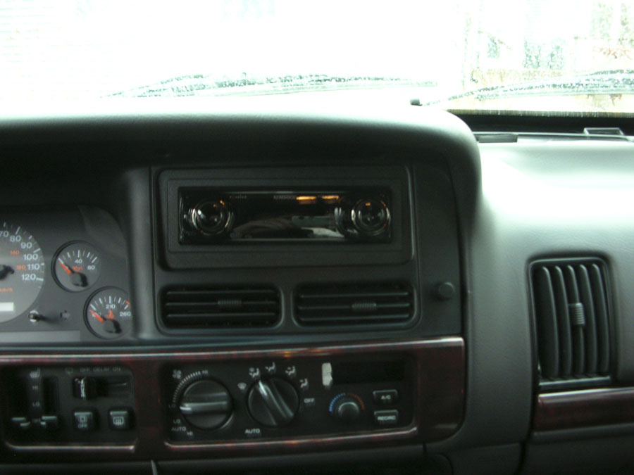 the final install.  after a bit of tweaking I finally got the thing to sit level and not look completely crooked. using the trim piece that came with the install kit looked a lot better than the kenwood trim.