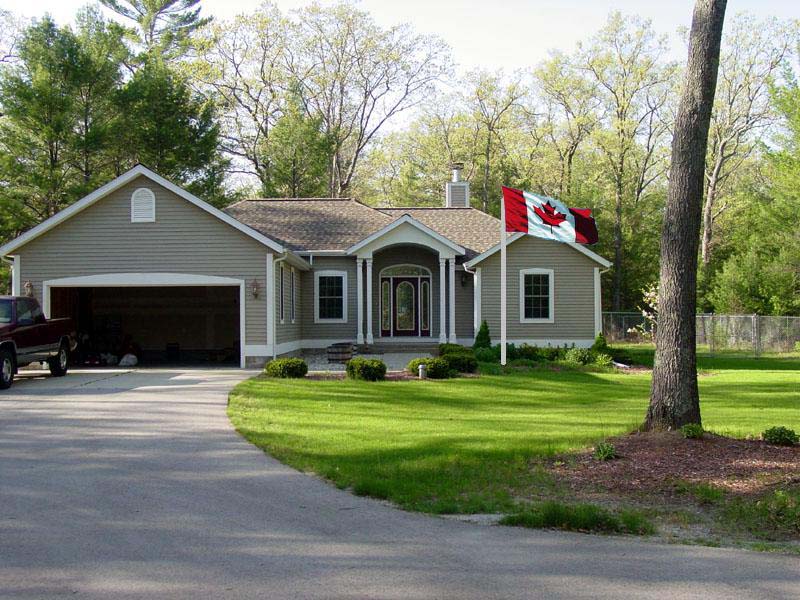 flag_pole_Canada.jpg