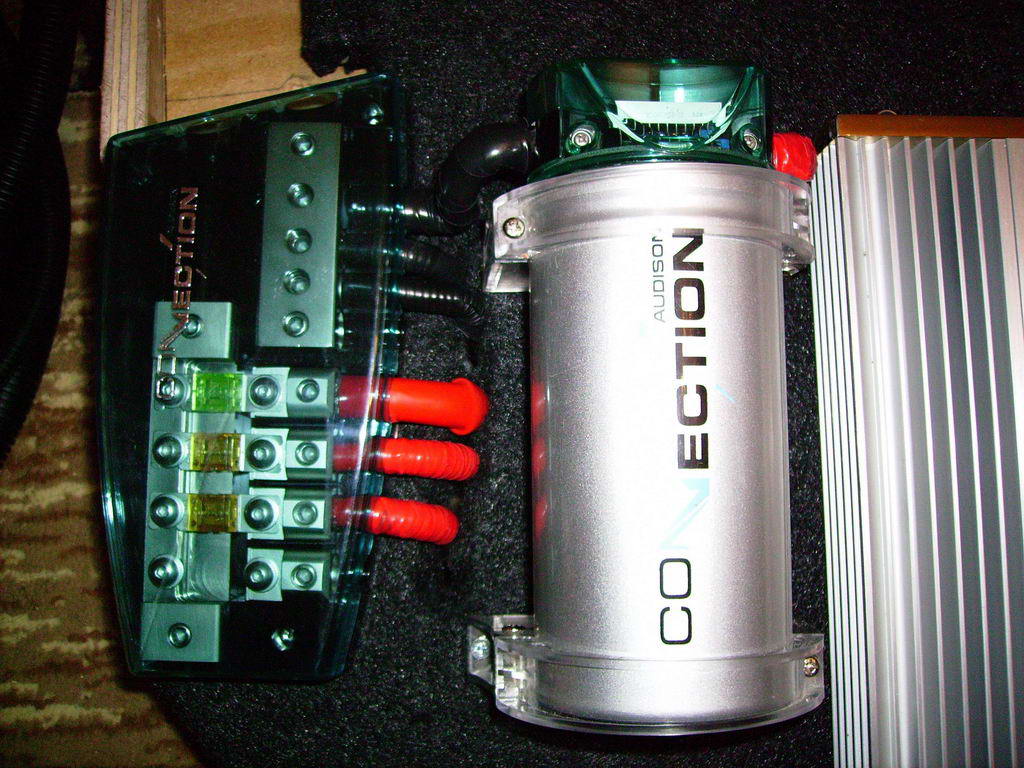 36 Power&Ground distributor and capasitor.jpg